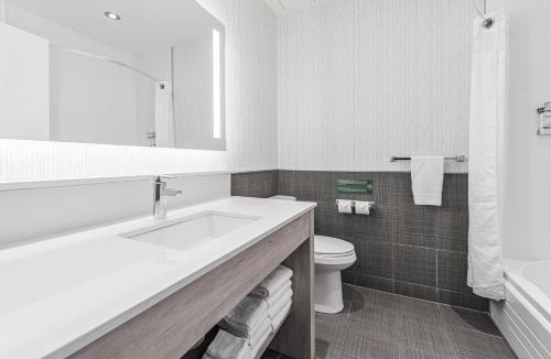 Saint Hyacinthe Hotel | Holiday Inn Express Hotel & Suites Saint - Hyacinthe by IHG