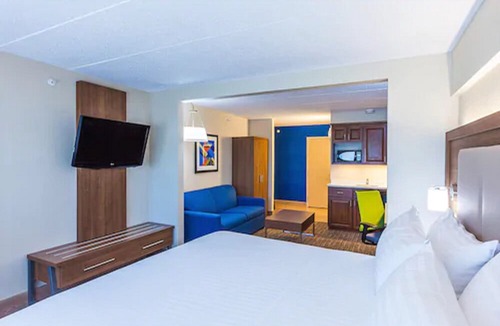 Saint John Hotel | Holiday Inn Express Saint John Harbour Side, an IHG Hotel