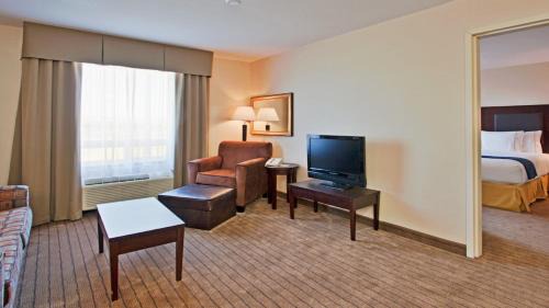 Swift Current Hotel | Holiday Inn Express Hotel & Suites Swift Current by IHG