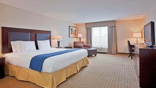 Swift Current Hotel | Holiday Inn Express Hotel & Suites Swift Current by IHG