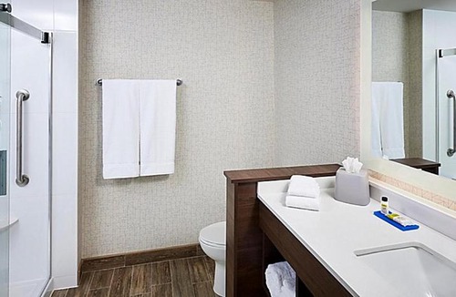 Canton Hotel | Holiday Inn Express - Canton by IHG