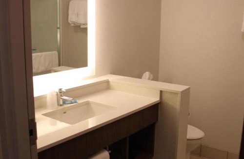 Canton Hotel | Holiday Inn Express - Canton by IHG