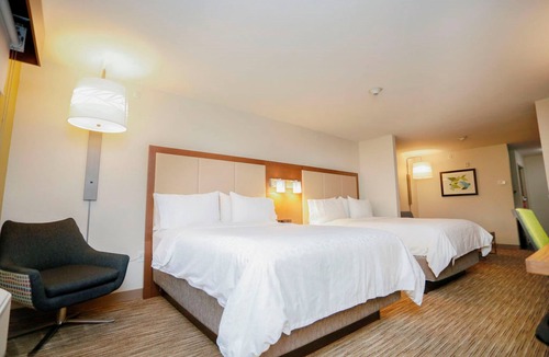 Carlsbad Hotel | Holiday Inn Express Carlsbad by IHG