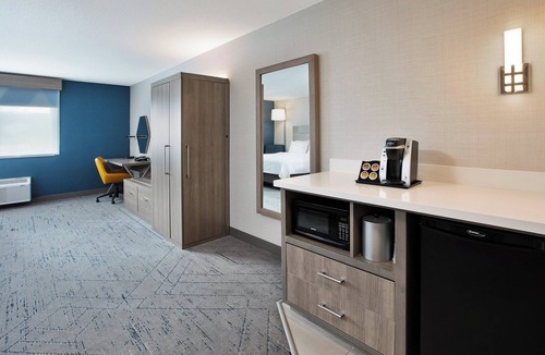 Casper Hotel | Holiday Inn Express Casper-Interstate 25 by IHG