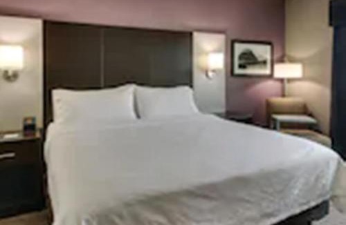 Cheektowaga Hotel | Holiday Inn Express Cheektowaga North East by IHG