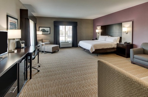Cheektowaga Hotel | Holiday Inn Express Cheektowaga North East by IHG