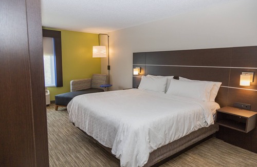 Garner Hotel | Holiday Inn Express Clayton by IHG