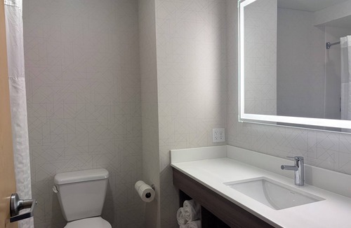 Cortland Hotel | Holiday Inn Express Cortland by IHG
