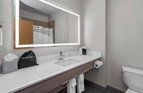 Crockett Hotel | Holiday Inn Express Crockett by IHG