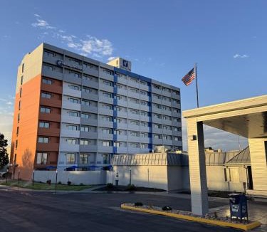 Denver Hotel | Holiday Inn Express Denver Central - North