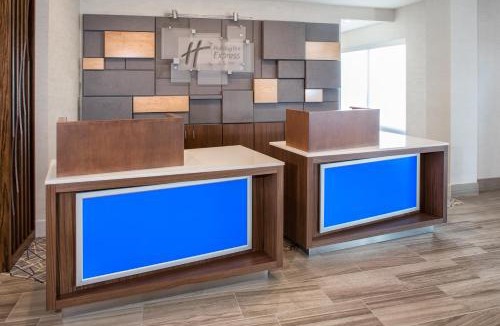 Peoria Hotel | Holiday Inn Express East Peoria - Riverfront by IHG