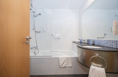 Molins de Rei Hotel | Holiday Inn Express Barcelona - Molins de Rei by IHG