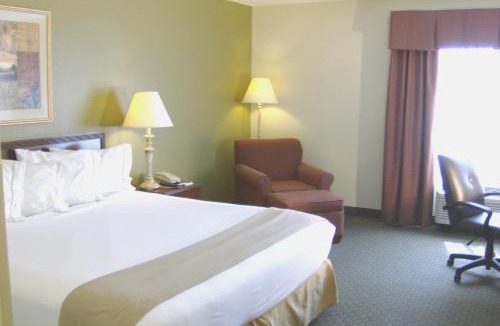 Evansville Hotel | Holiday Inn Express Evansville - West by IHG