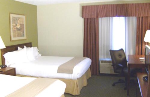 Evansville Hotel | Holiday Inn Express Evansville - West by IHG