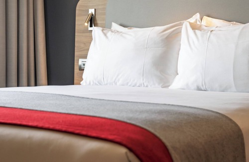 Cointrin Hotel | Holiday Inn Express Geneva Airport by IHG