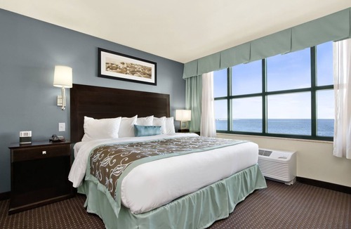 Gulfport Hotel | Holiday Inn Express Gulfport Beach by IHG