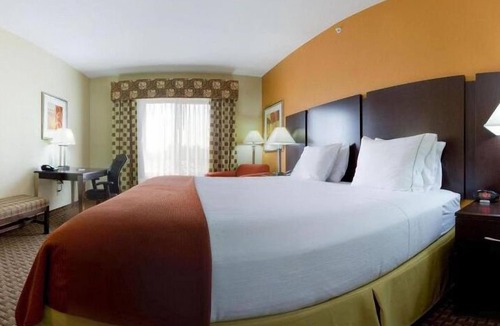 Bartlesville Hotel | Holiday Inn Express Hotel & Suites Bartlesville by IHG