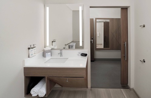 Hattiesburg Hotel | Holiday Inn Express Hattiesburg West Univ Area by IHG