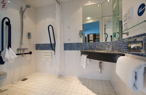 Hamilton Hotel | Holiday Inn Express Hamilton by IHG