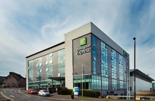 Hamilton Hotel | Holiday Inn Express Hamilton by IHG