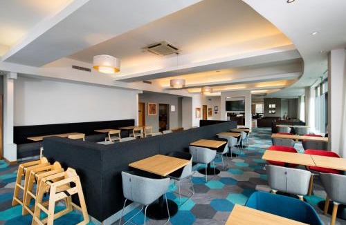 Hamilton Hotel | Holiday Inn Express Hamilton by IHG