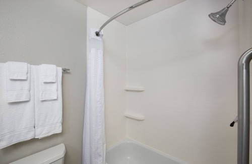 Hastings Hotel | Holiday Inn Express Hastings by IHG
