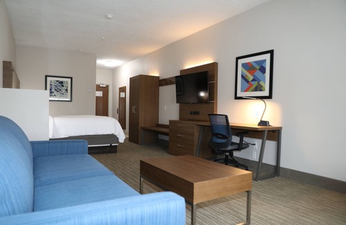 Albuquerque Hotel | Holiday Inn Express Hotel & Suites Albuquerque Airport by IHG