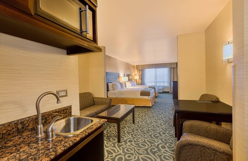 Atascadero Hotel | Holiday Inn Express Hotel & Suites Atascadero by IHG