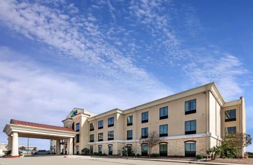 Floresville Hotel | Holiday Inn Express Hotel & Suites Floresville by IHG