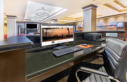 Floresville Hotel | Holiday Inn Express Hotel & Suites Floresville by IHG