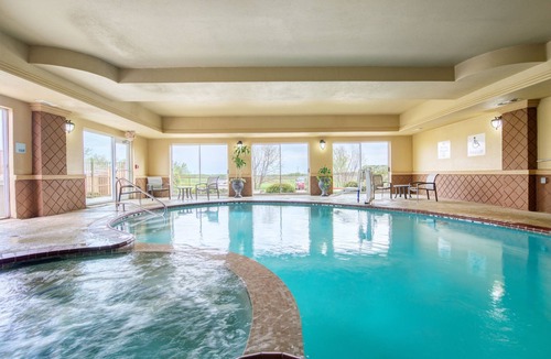 Terrell Hotel | Holiday Inn Express Hotel & Suites Terrell, an IHG Hotel