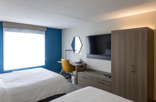Brockville Hotel | Holiday Inn Express Hotel & Suites Brockville by IHG