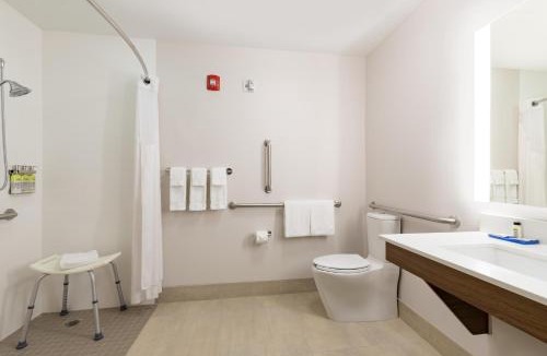 Mount Pleasant Hotel | Holiday Inn Express Hotel & Suites Mount Pleasant - Charleston by IHG