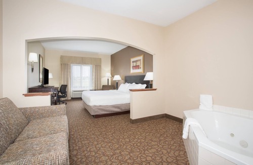 Concordia Hotel | Holiday Inn Express Hotel & Suites Concordia by IHG