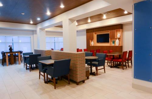 New Boston Hotel | Holiday Inn Express Hotel & Suites New Boston by IHG