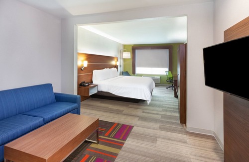 Orange Hotel | Holiday Inn Express Hotel & Suites Orange, an IHG Hotel