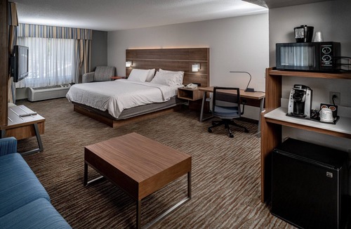 Pikeville Hotel | Holiday Inn Express Hotel & Suites Pikeville by IHG