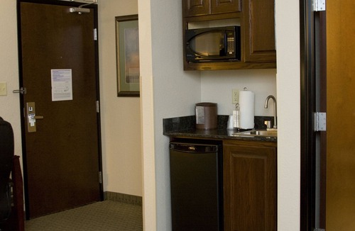 Pittsburg Hotel | Holiday Inn Express Hotel & Suites Pittsburg by IHG