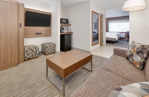 Scottsbluff Hotel | Holiday Inn Express Hotel & Suites Scottsbluff-Gering by IHG