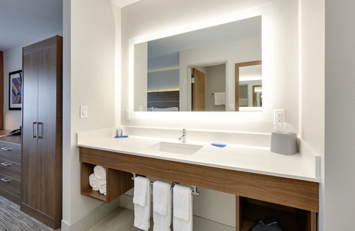 Scottsbluff Hotel | Holiday Inn Express Hotel & Suites Scottsbluff-Gering by IHG