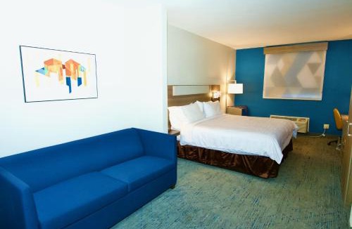 St. Charles Hotel | Holiday Inn Express Hotel & Suites St. Charles by IHG