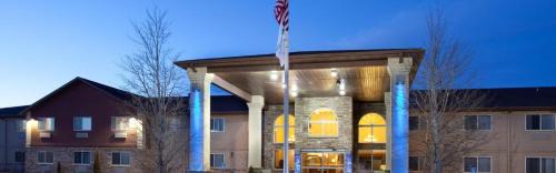 Torrington Hotel | Holiday Inn Express Hotel & Suites Torrington by IHG