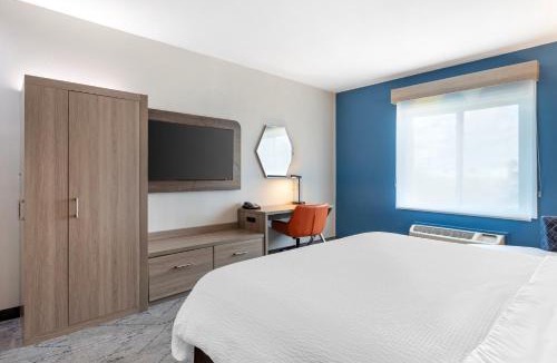 Alice Hotel | Holiday Inn Express Hotel and Suites Alice by IHG