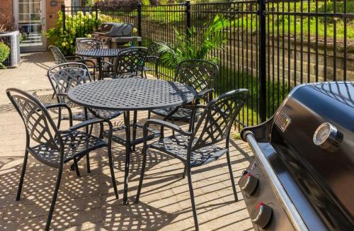 North Bay Hotel | Holiday Inn Express Hotel & Suites North Bay by IHG