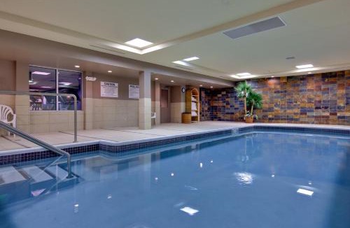 Chatham-Kent Hotel | Holiday Inn Express Hotel & Suites Chatham South by IHG