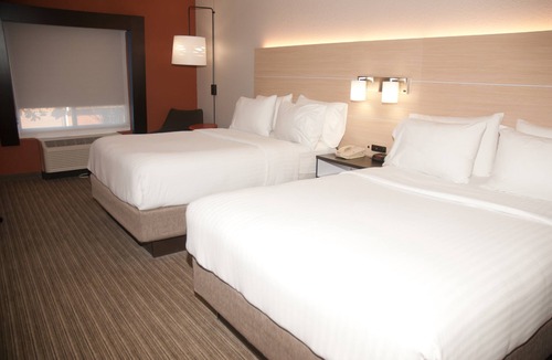 Athens Hotel | Holiday Inn Express Hotel & Suites Athens by IHG