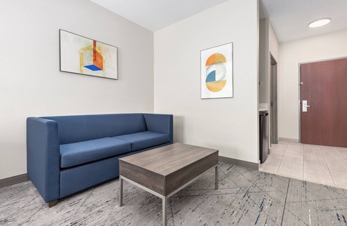 Athens Hotel | Holiday Inn Express Hotel & Suites Athens by IHG