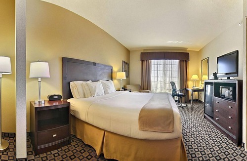 Clovis Hotel | Holiday Inn Express Hotel & Suites Clovis by IHG