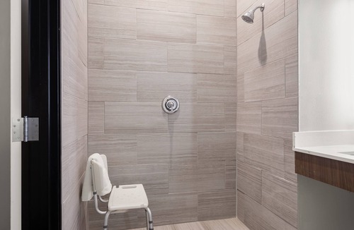 Graham Hotel | Holiday Inn Express Hotel & Suites Graham by IHG