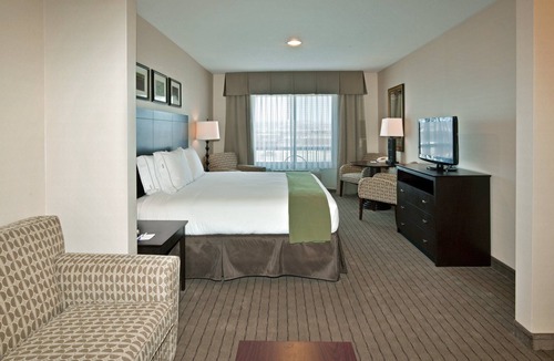 Grants Hotel | Holiday Inn Express Hotel & Suites Grants - Milan by IHG